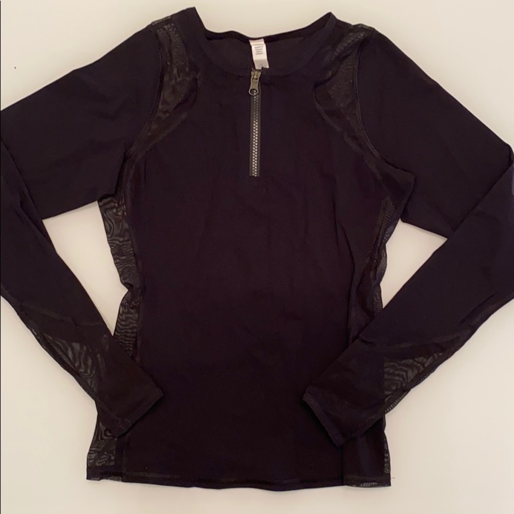Long sleeved lululemon shirt